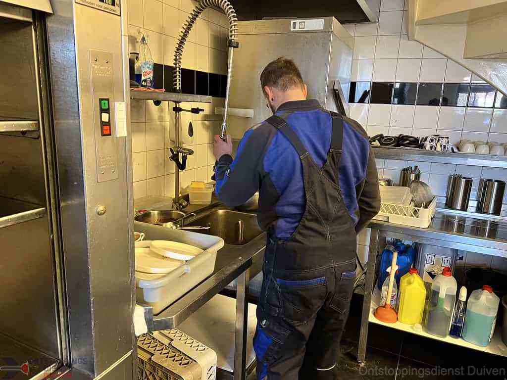 Ontstoppen Gootsteen Duiven Ontstoppen Gootsteen Duiven
